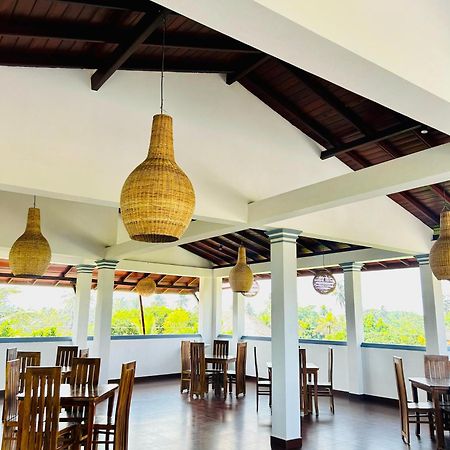 Crystal Wave Holiday Resort Polhena マータラ エクステリア 写真