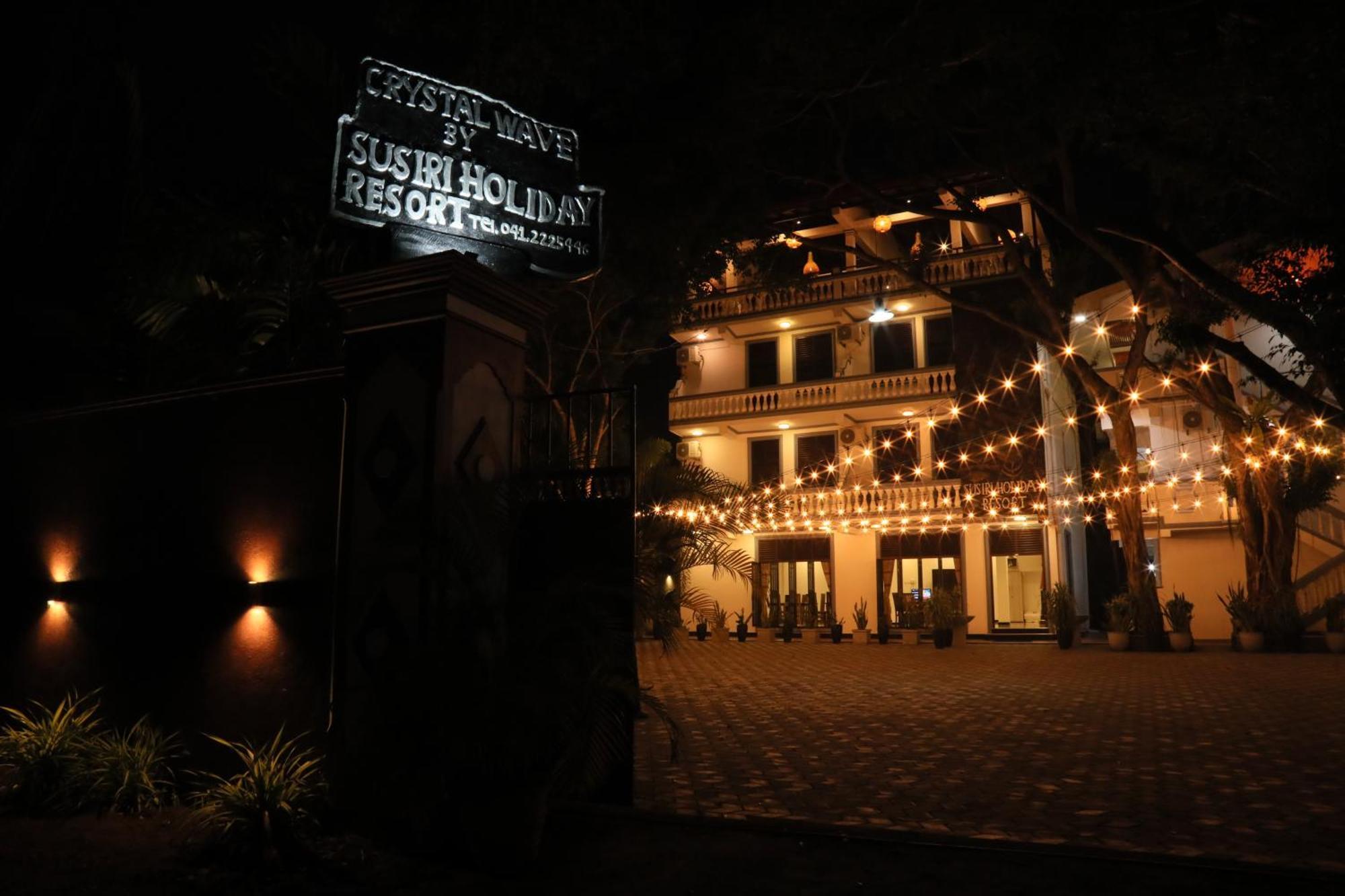Crystal Wave Holiday Resort Polhena マータラ エクステリア 写真