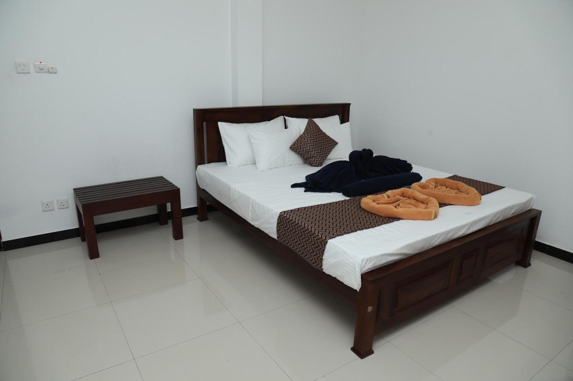 Crystal Wave Holiday Resort Polhena マータラ エクステリア 写真