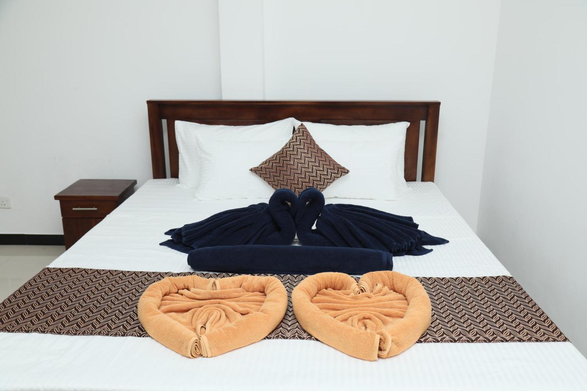 Crystal Wave Holiday Resort Polhena マータラ エクステリア 写真