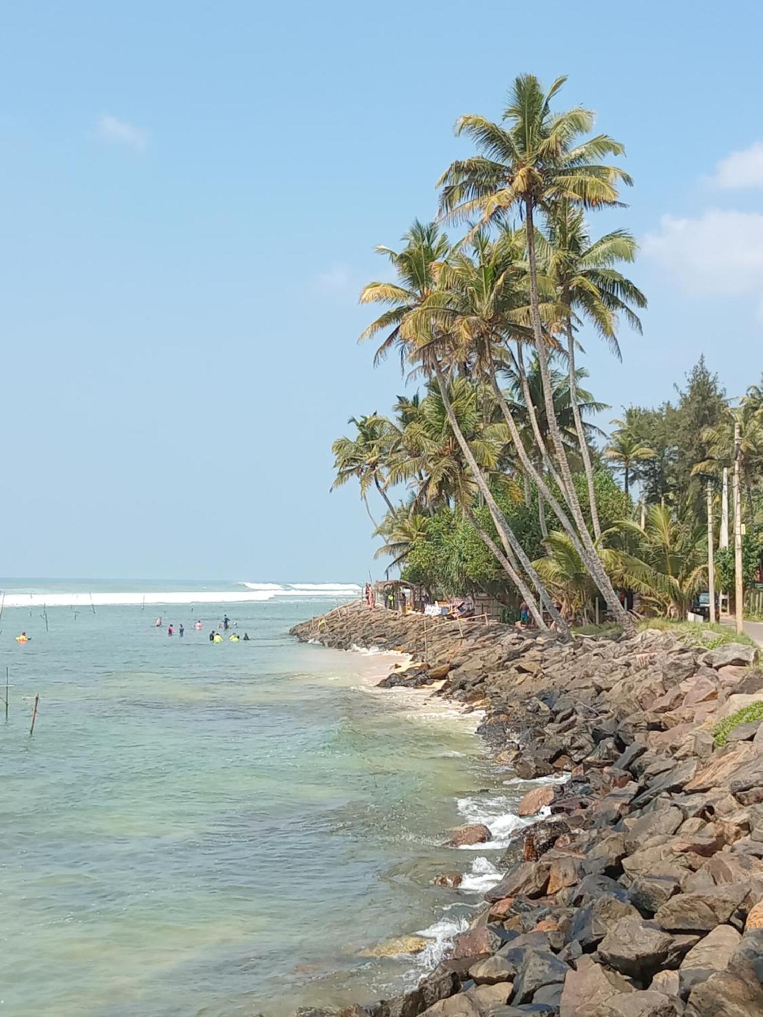 Crystal Wave Holiday Resort Polhena マータラ エクステリア 写真
