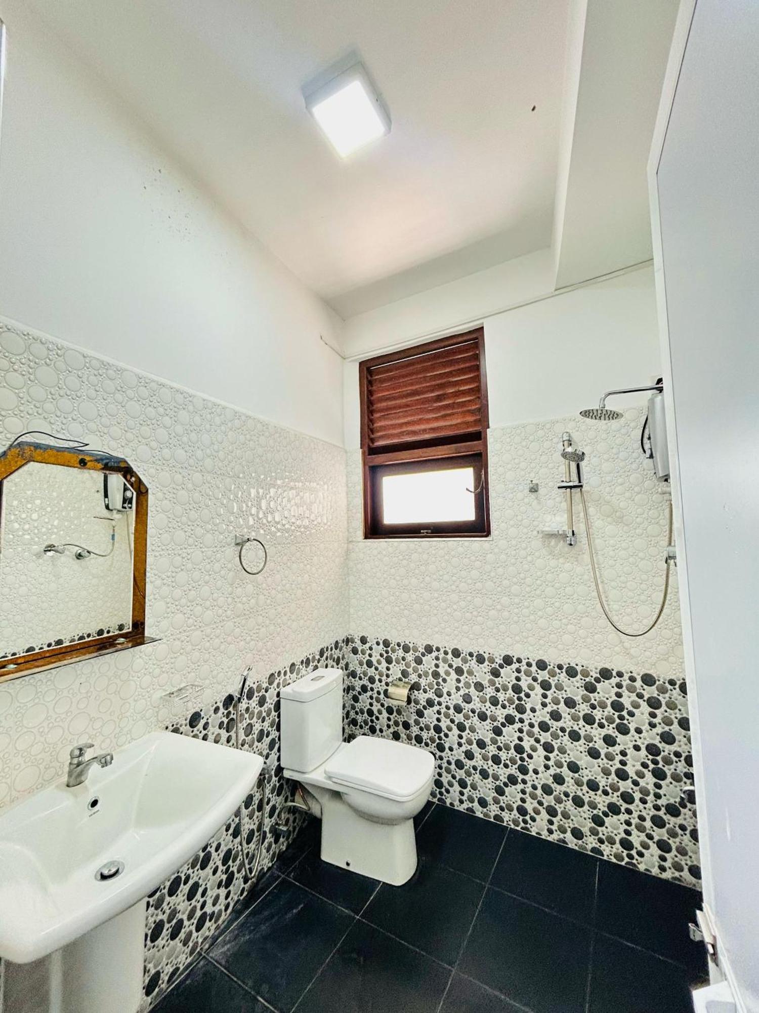 Crystal Wave Holiday Resort Polhena マータラ エクステリア 写真